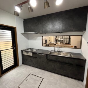 【千葉県我孫子市】キッチンリフォーム施工事例｜黒を基調としたスタイリッシュな空間へ大変身